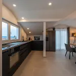 Penthouse Oasis With Sea Views And Terrace Апартаменты *