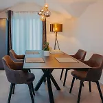 Апартаменты Penthouse Oasis With Sea Views And Terrace *