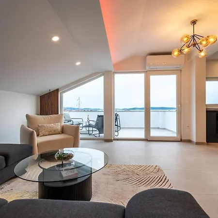 Penthouse Oasis With Sea Views And Terrace 아파트 *