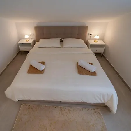 Penthouse Oasis With Sea Views And Terrace 아파트 자다르
