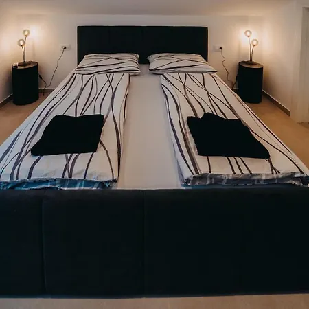 דירה Penthouse Oasis With Sea Views And Terrace זאדאר