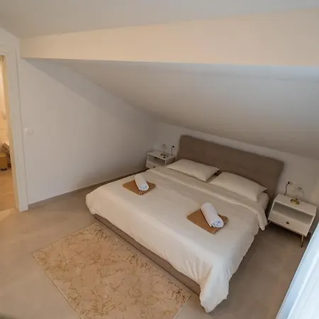 Penthouse Oasis With Sea Views And Terrace Apartmán