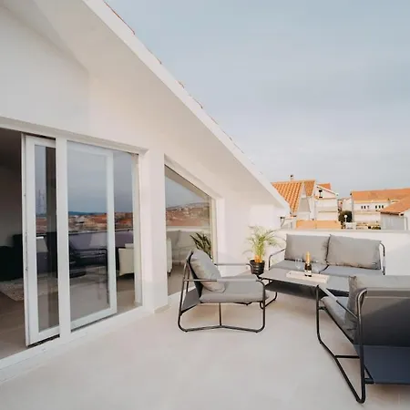 Penthouse Oasis With Sea Views And Terrace 아파트 자다르