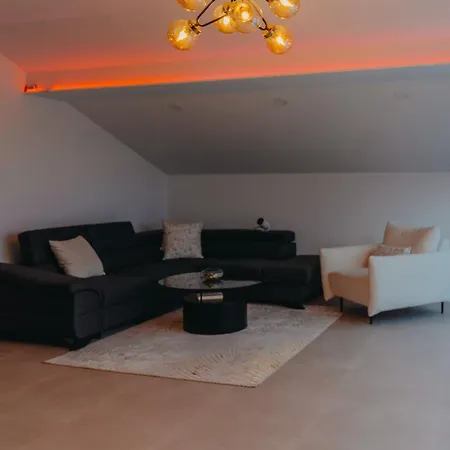 아파트 Penthouse Oasis With Sea Views And Terrace 자다르