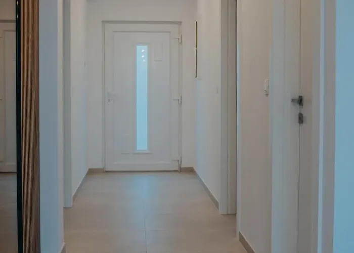 דירה Penthouse Oasis With Sea Views And Terrace *