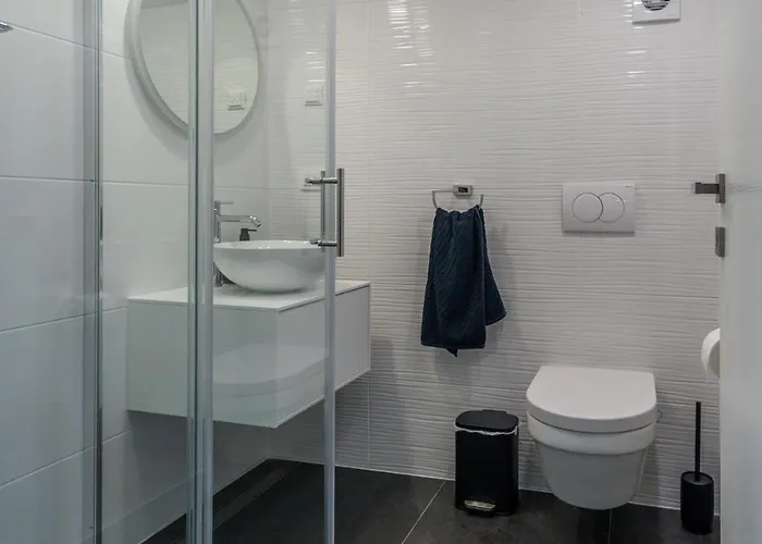 Penthouse Oasis With Sea Views And Terrace